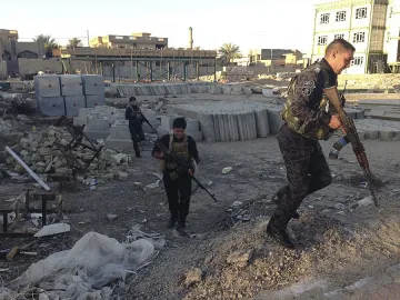 Камикадзе учител взриви класа си