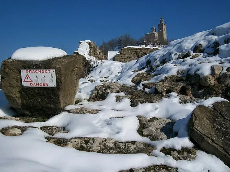 Търсят 300 000 лв. на пожар за Царевец
