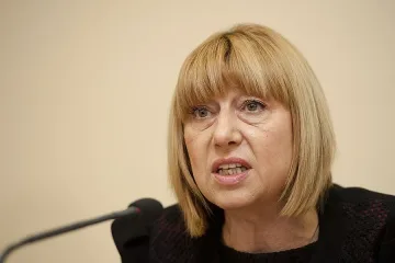 България въвежда дуалната система в образованието