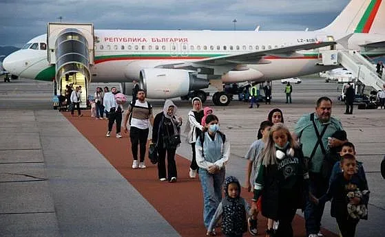 Голяма новина за българите от Ливан. Помощ от Канада