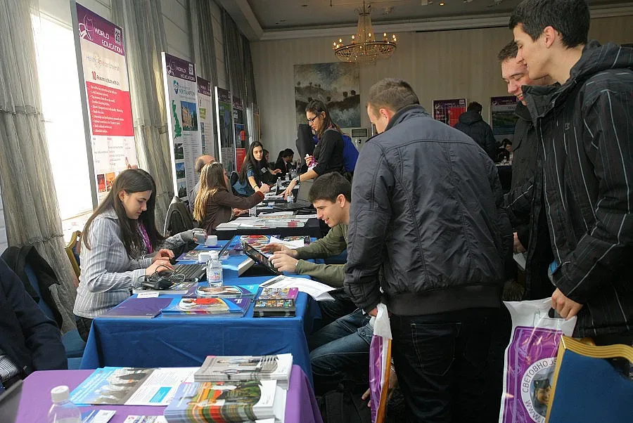 30 отличници напират за Оксфорд и Кеймбридж