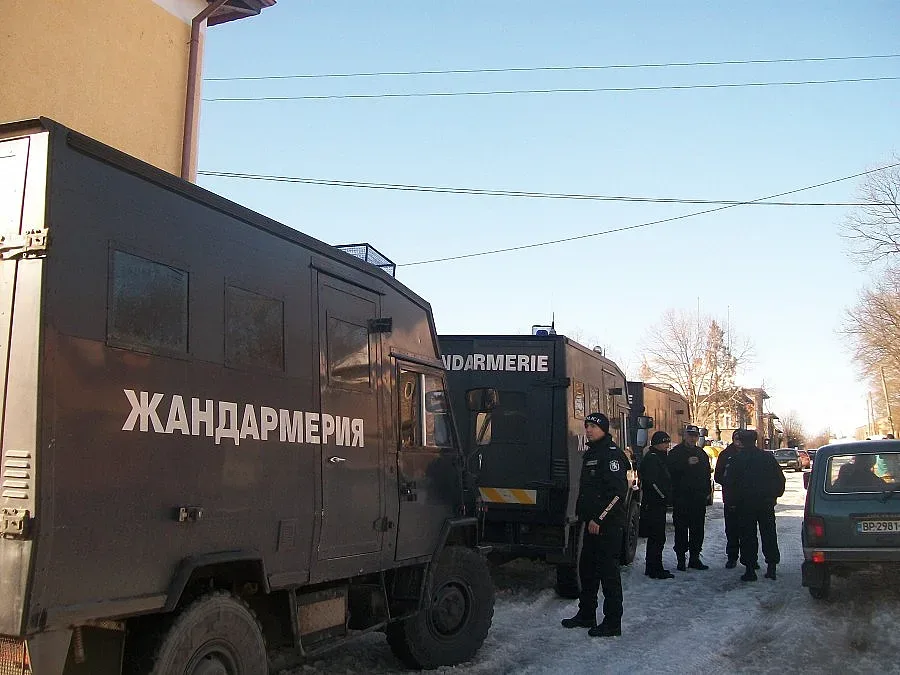 Кмет чака жандармерията с 23 кила мръвки