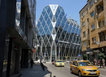 Подозират "Д-р Бранд" в игра с комисиони