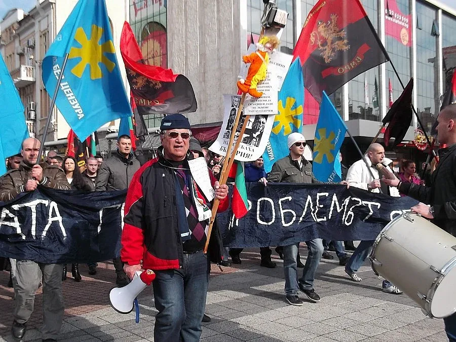 Бареков: Монополите безчинстват заради крадливи политици