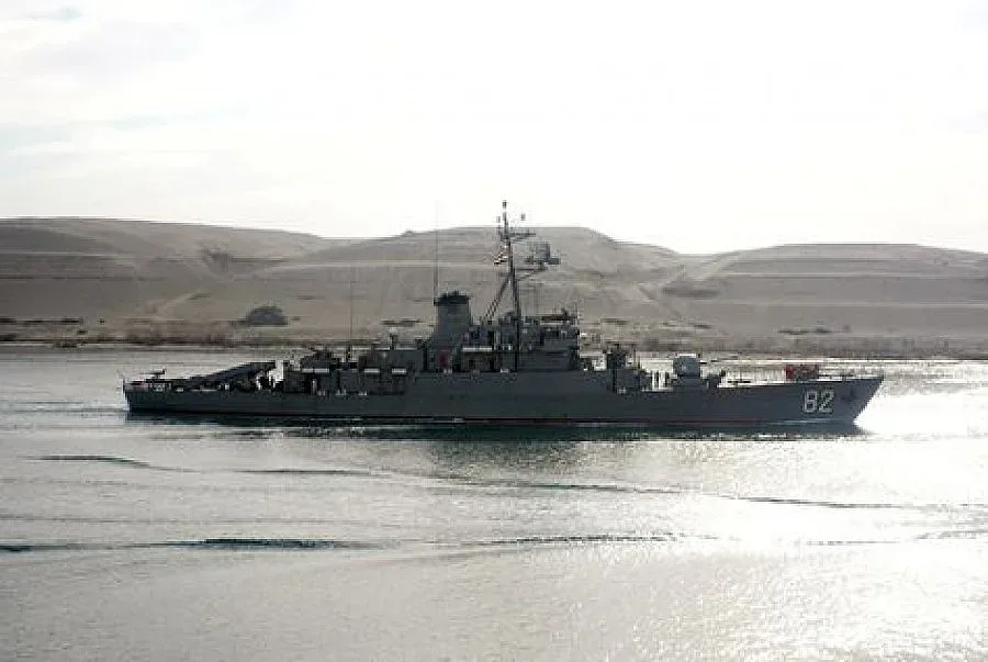 Иран разполага военни кораби край САЩ