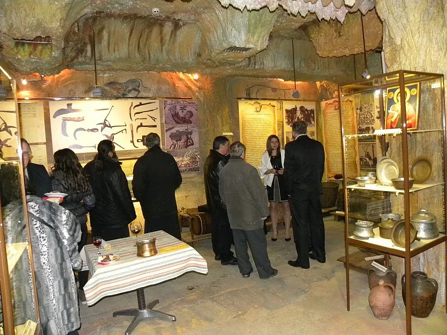 Музей събра еликсири по рецепта на дедите ни