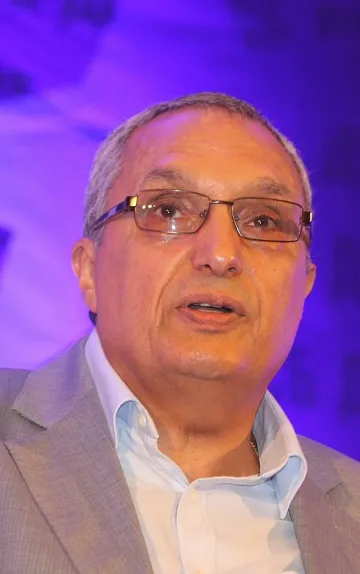 Костов: Мажоритарен вот е като да гасиш огън с бензин