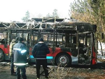 Взрив на газ унищожи два автобуса