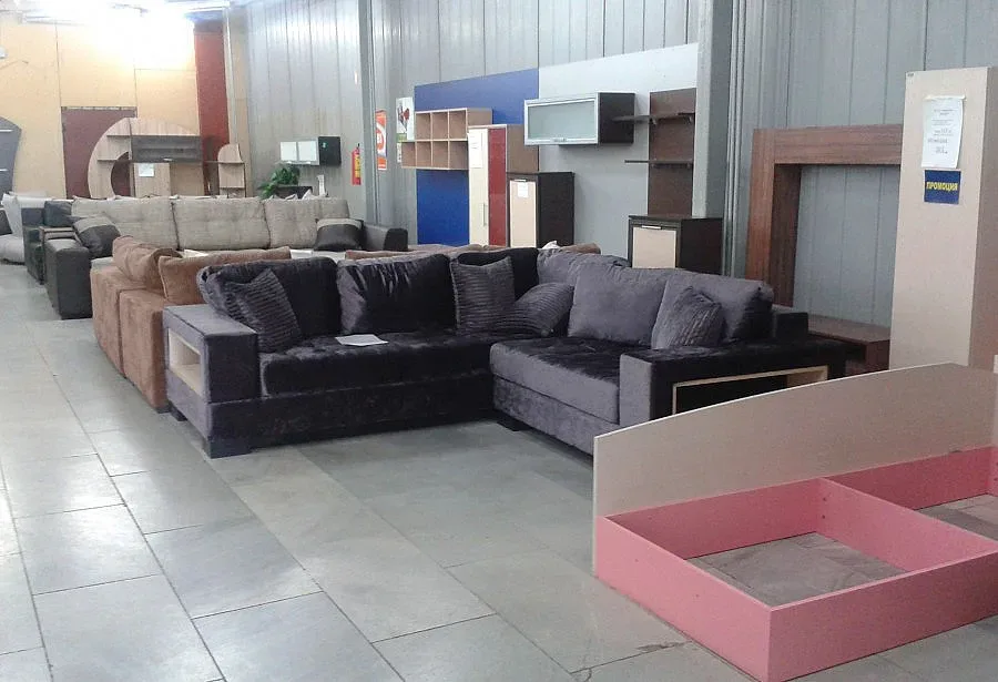 Купуваме 16% повече мебели и техника