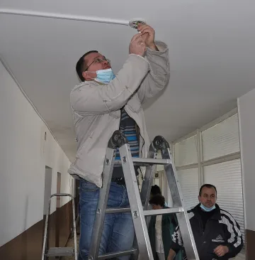 Монтираха пожароизвестителна инсталация в дома с изгорелите старци