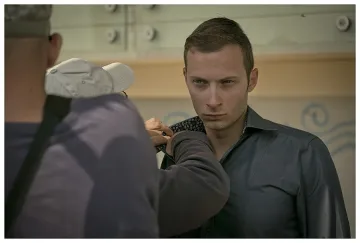 Под прикритие: Гущера vs. Рафаел