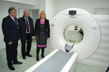 Министър Терзиева преряза лентата на обновена болница