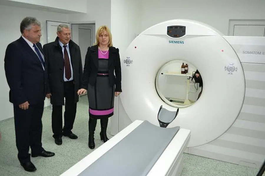 Министър Терзиева преряза лентата на обновена болница