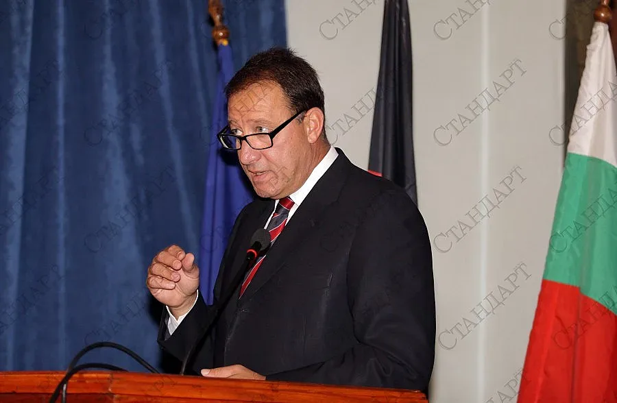 2267 училища с военно обучение