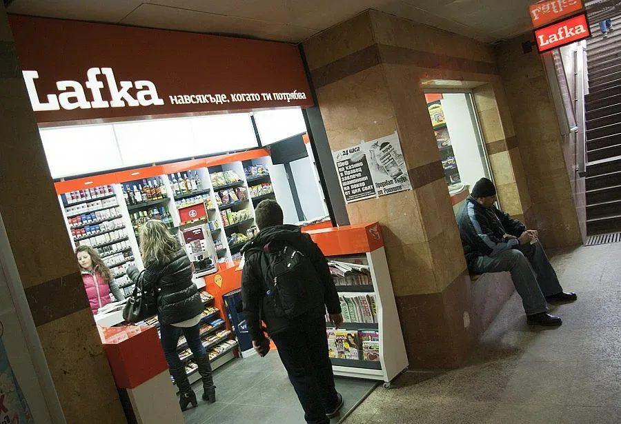 По 10 кандидатстват за работа в Lafka