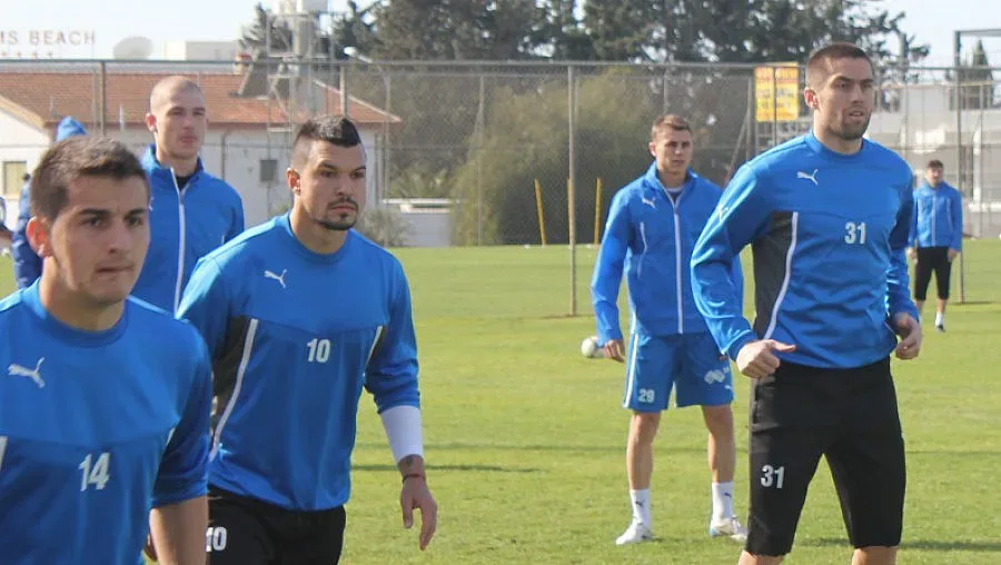 Заточеник близо до "сините"