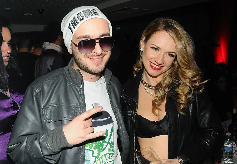 Део целува Лора на БГ хип-хоп наградите в НДК