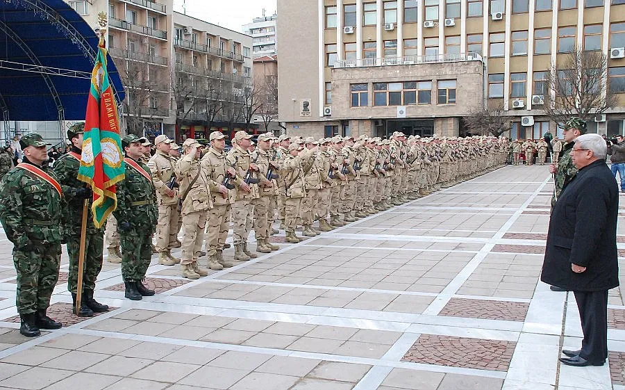 Завърнаха се наши военни от Афганистан