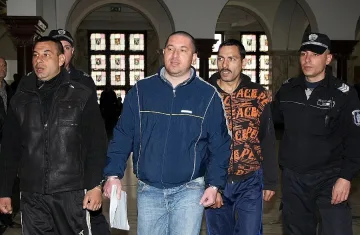 Извергът от Осиково плаши близки с мъст