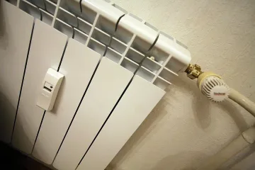 Откачат радиатори за две неплатени сметки