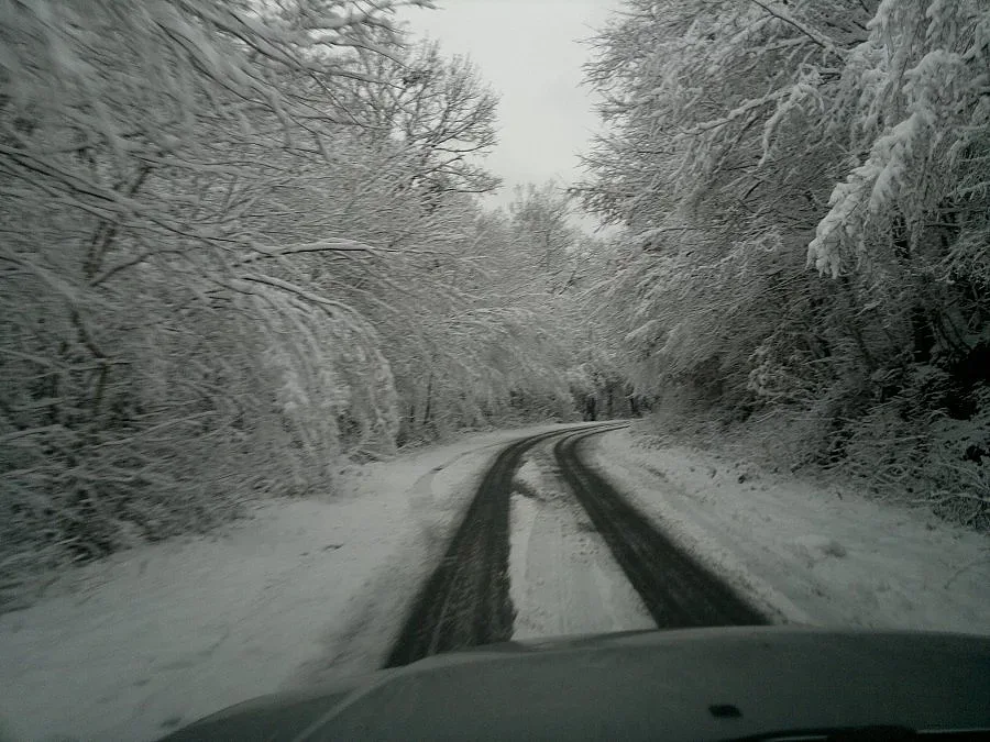 Автобус закъса в преспи край Кубрат