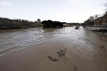 Трета буря заплашва Европа