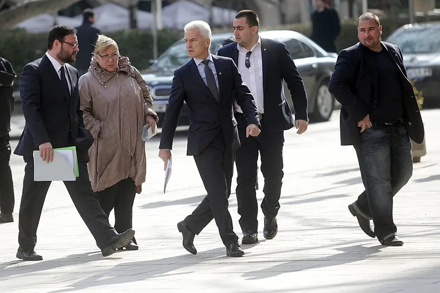 Сидеров съветва Плевнелиев сам да си даде имунитета 