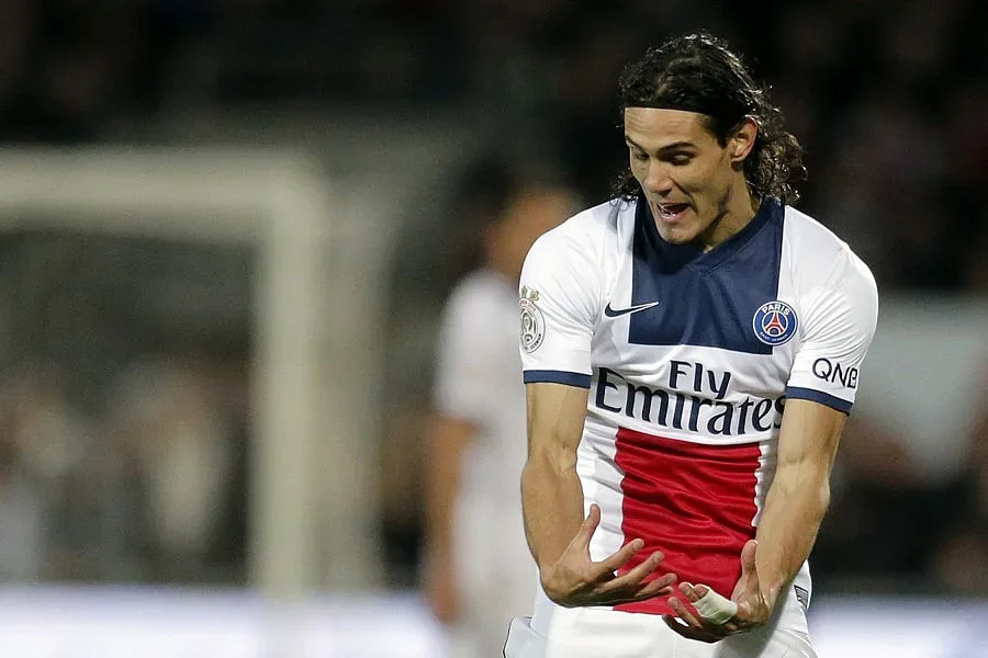 ПСЖ без Кавани срещу Бербатов и компания 