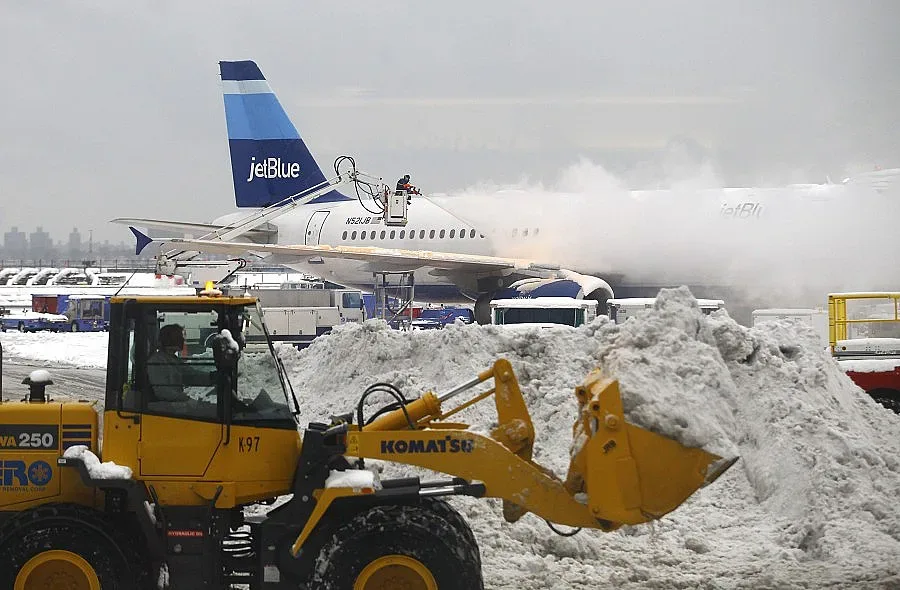 Нова снежна буря парализира САЩ