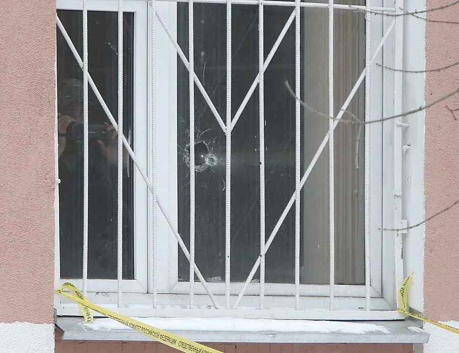 Ученик застреля двама в Москва