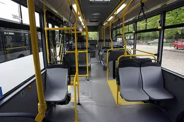 Запорират заплати на гратисчии