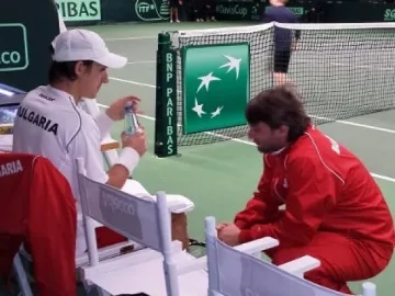 Кутровски загуби в петсетов трилър