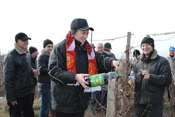 На лозето на шефа ГЕРБ-ери поляха Трифон