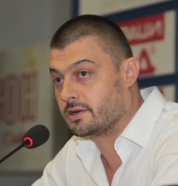 Бареков: Взех страна и слязох при хората