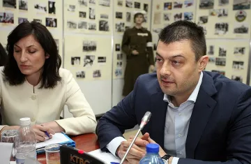 Бареков реже депутатите на половина
