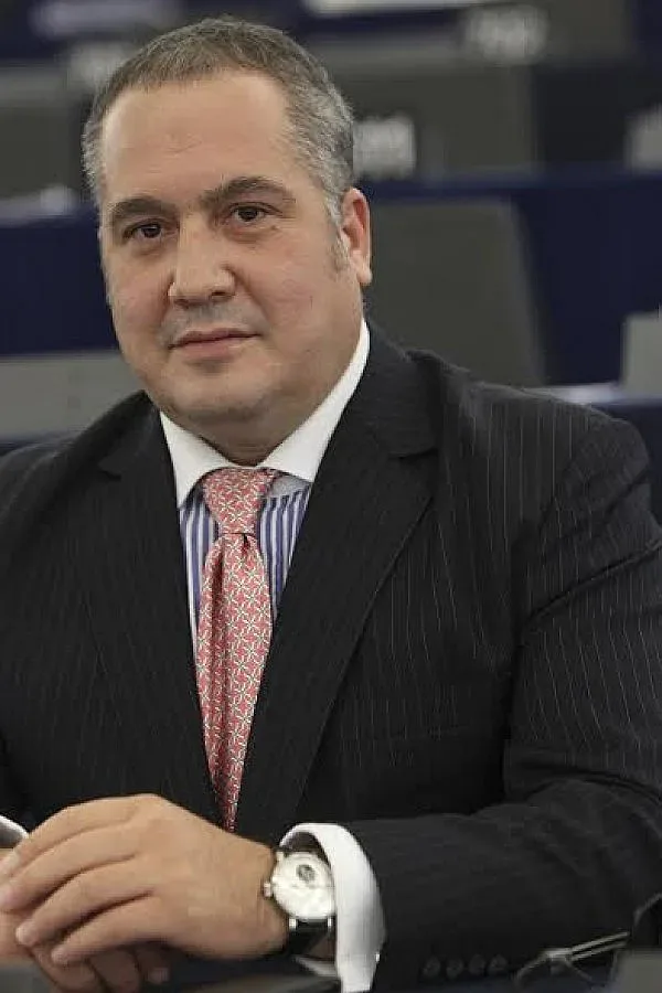 Бинев: В ЕС има място за евроскептици, но не и за европростаци