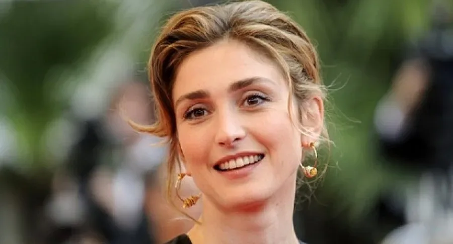 Любовницата на Оланд се бори за "Сезар"