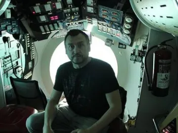 Любо влезе в подводница на Канарските