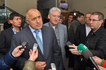 Бойко в Монтана: Поръчах да щипнат Фидосова по бузата