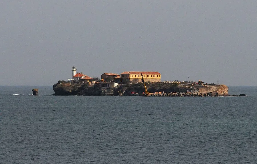 Камери и микрофони отказаха четирима кандидат-шефове на остров