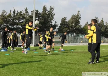 "Канарчетата" заминаха за Кипър, селекцията приключи