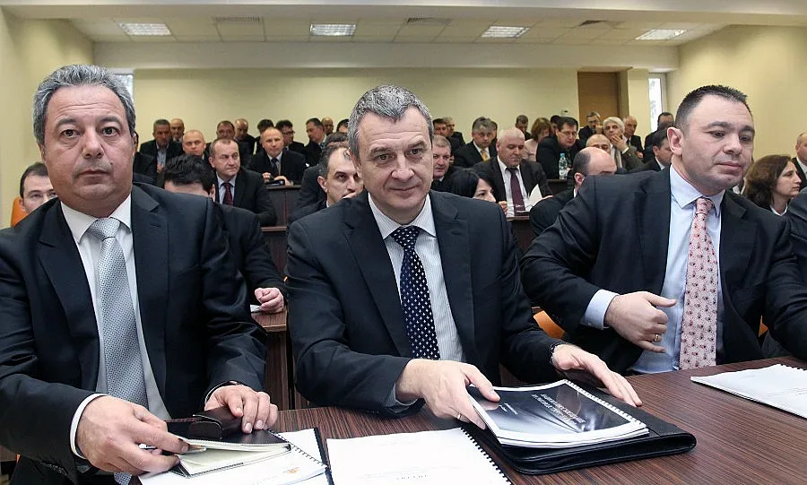 Половината акции на Цветанов - незаконни