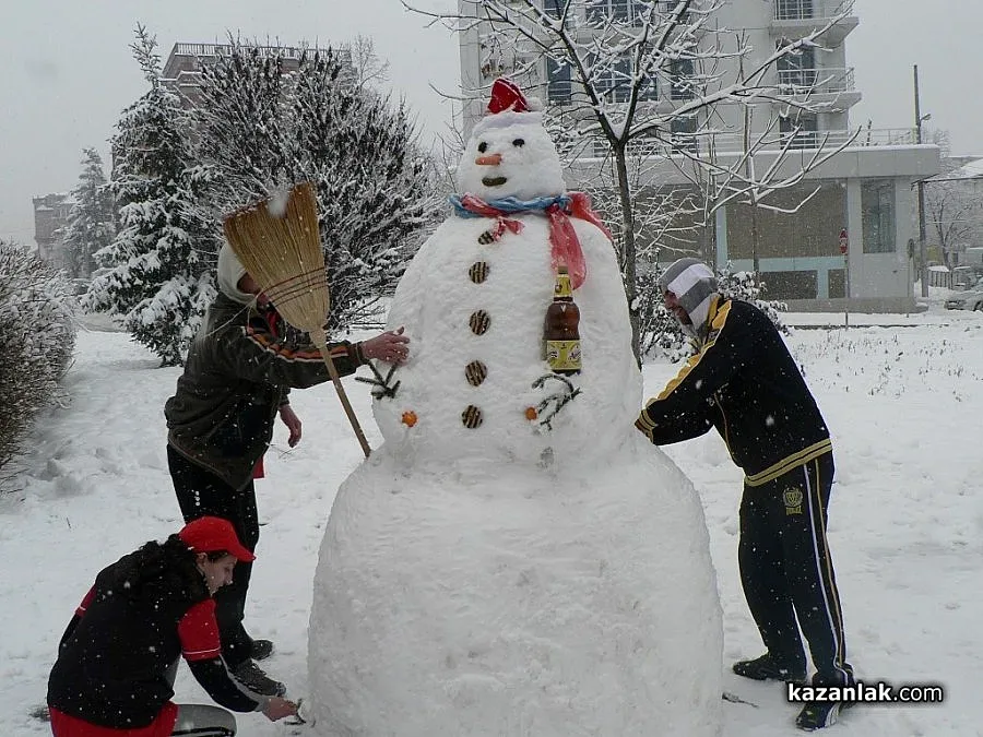 Вкусен снежко вдигнаха казанлъшки кулинари
