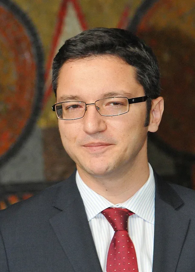 Вигенин отмени пътуване до Букурещ заради снега