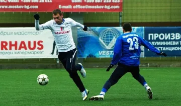 "Акулите" делят 200 000 с "Нафтата"