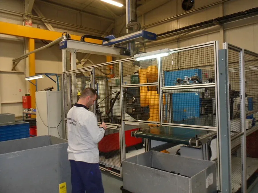 Машината за пресоване на маркучи убила 44-годишния за секунди