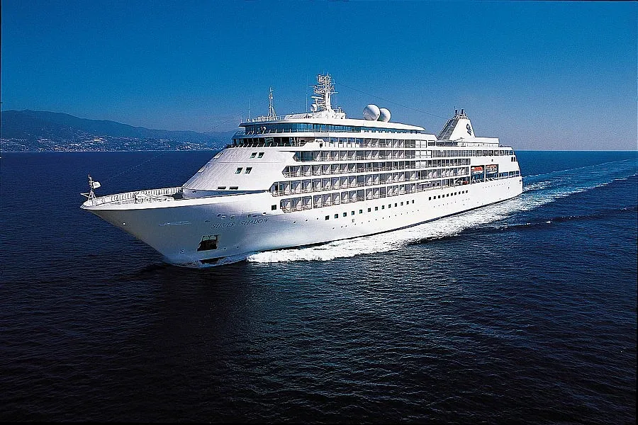 Вирус тръшна стотици на круизен кораб