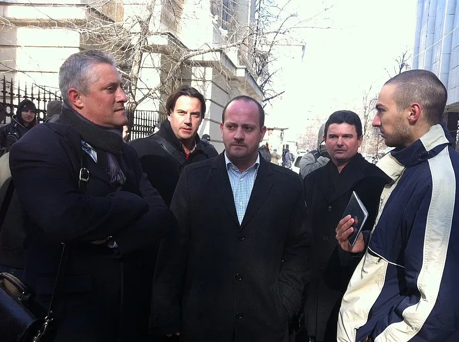 Реформатори и студенти обикалят страната