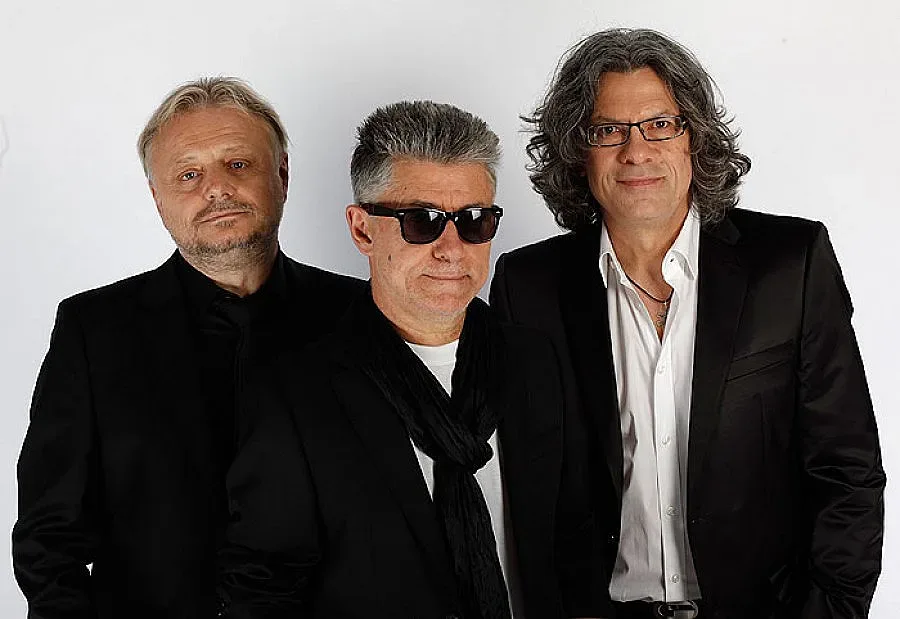 ФСБ дели класация с "Пинк Флойд" и "Йес"