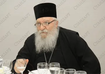 Хванаха крадците, обрали приюта на отец Иван